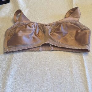 GLAMORIES  LACE BRA SZ 38G COLOR TAN